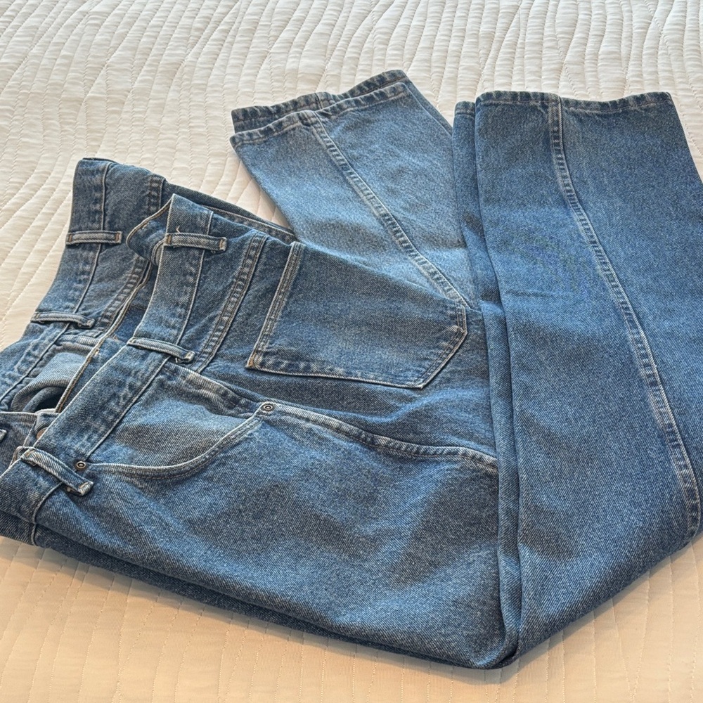 Wrangler Men's Medium Blue Relaxed Fit Jeans